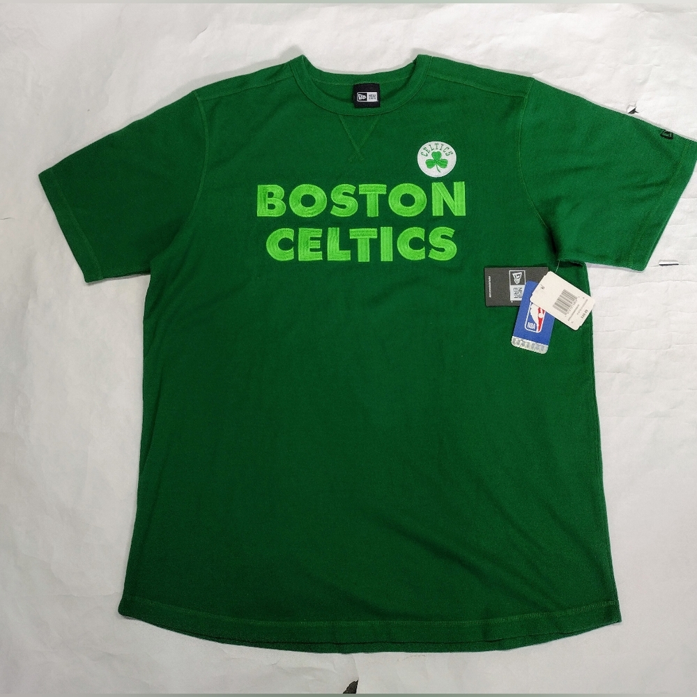 Boston Celtics Short Sleeve Therma Patched &  Embroidered Shirt New Era Size L.